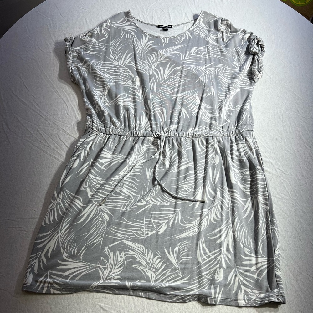 Hilary Radley Gray and White Leaf Print Dress - Picture 5 of 11
